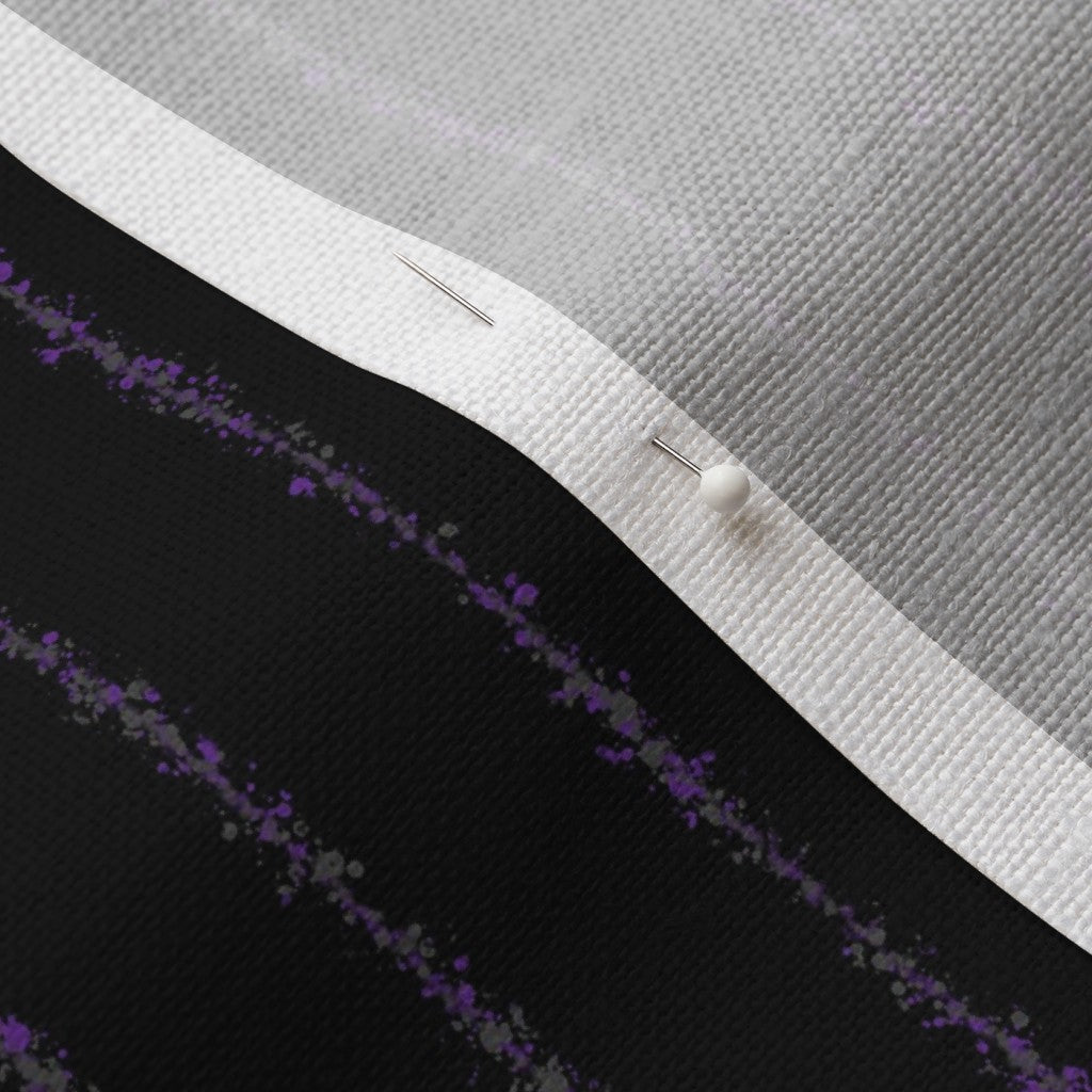 Salpicadura a rayas gris, púrpura + tela negra