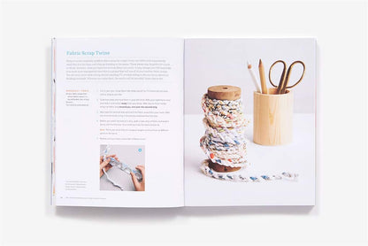 The Spoonflower Quick-sew Project Book: 34 DIYs to Make the Most of Your Fabric Stash